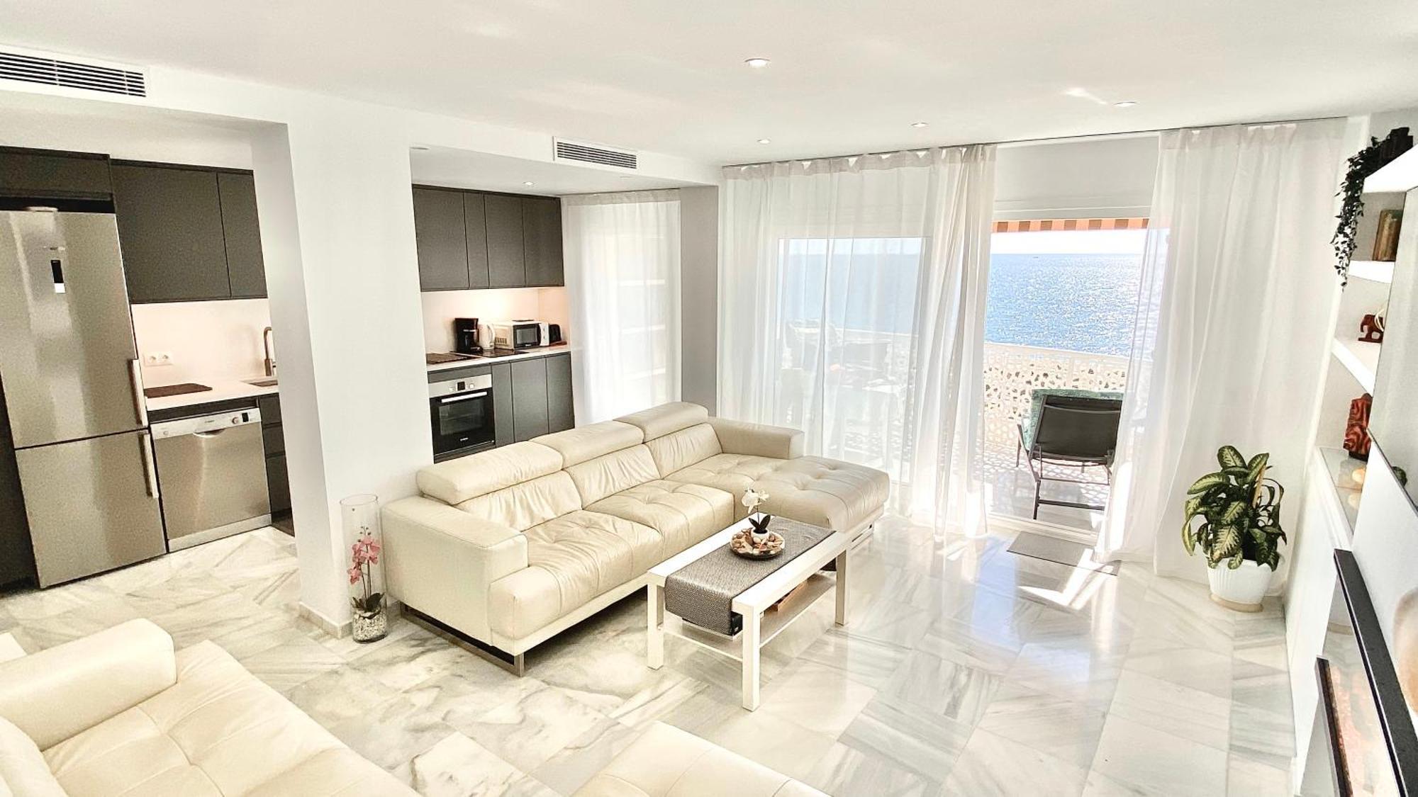 Beach Apartment 3D - Фуeнхирола Екстериор снимка